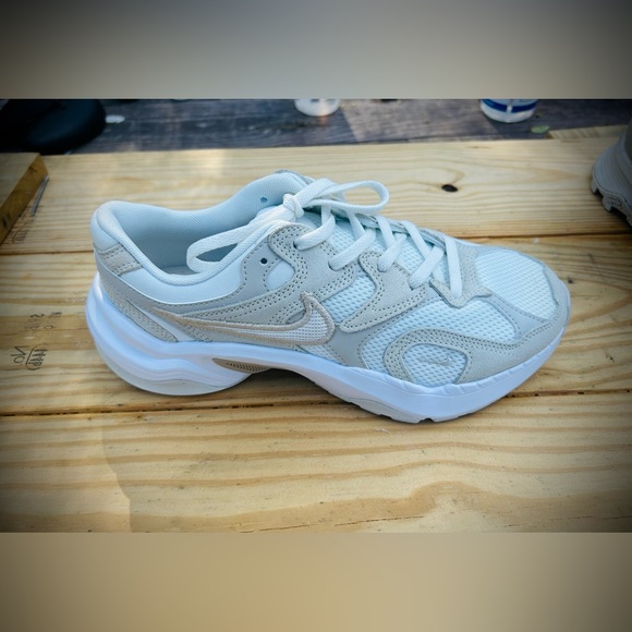 Nike Light Gray and White Athletic Shoes - Picture 1 of 9